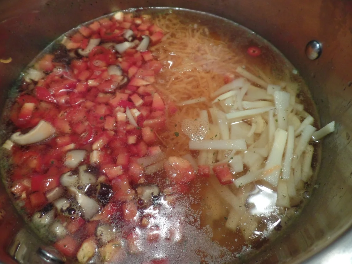 Rezept: Sauer-Scharf-Suppe Bild Nr. 14704 Sauer-Scharf-Suppe - Rezept - Bild Nr. 14704