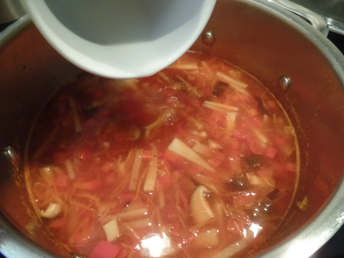 Rezept: Sauer-Scharf-Suppe Bild Nr. 14710 Sauer-Scharf-Suppe - Rezept - Bild Nr. 14710