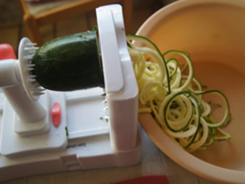 Seelachsfilet paniert in knuspriger Panade mit Zucchini Spaghetti - Rezept - Bild Nr. 14703
