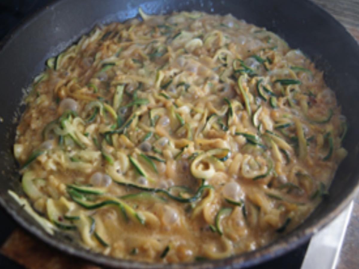 Seelachsfilet paniert in knuspriger Panade mit Zucchini Spaghetti - Rezept - Bild Nr. 14707