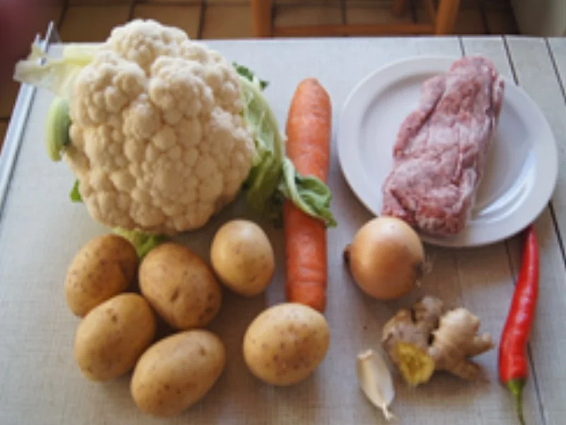 Frittierter Blumenkohl im Bierteig mit Möhrenbuletten und Kartoffelstampf - Rezept - Bild Nr. 14699