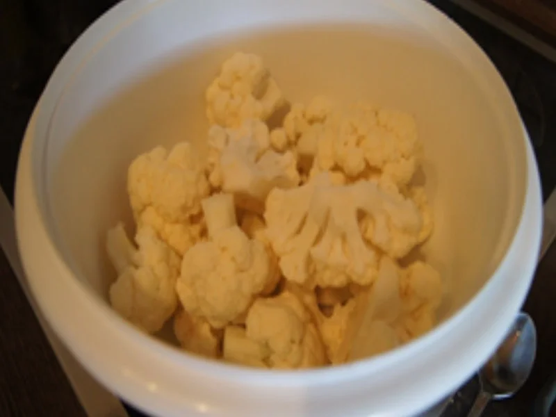 Frittierter Blumenkohl im Bierteig mit Möhrenbuletten und Kartoffelstampf - Rezept - Bild Nr. 14701