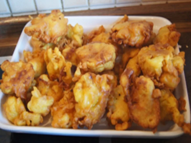 Frittierter Blumenkohl im Bierteig mit Möhrenbuletten und Kartoffelstampf - Rezept - Bild Nr. 14705