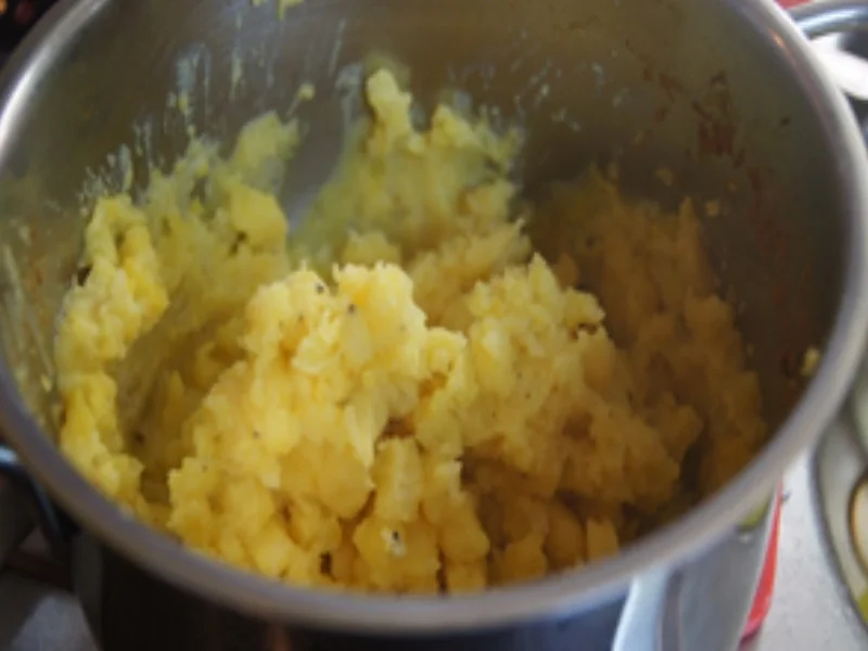 Frittierter Blumenkohl im Bierteig mit Möhrenbuletten und Kartoffelstampf - Rezept - Bild Nr. 14715