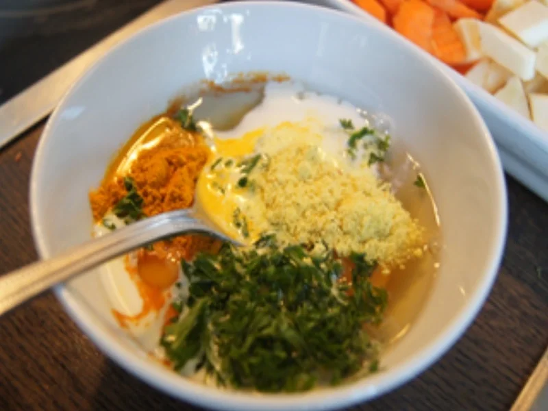 Rezept: Hühnersuppe mit pikanten Eierstich und Gabel Spaghetti Bild Nr. 8 Hühnersuppe mit pikanten Eierstich und Gabel Spaghetti - Rezept - Bild Nr. 8