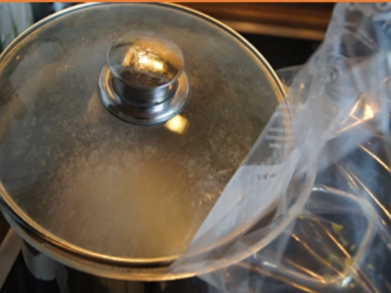 Rezept: Hühnersuppe mit pikanten Eierstich und Gabel Spaghetti Bild Nr. 9 Hühnersuppe mit pikanten Eierstich und Gabel Spaghetti - Rezept - Bild Nr. 9