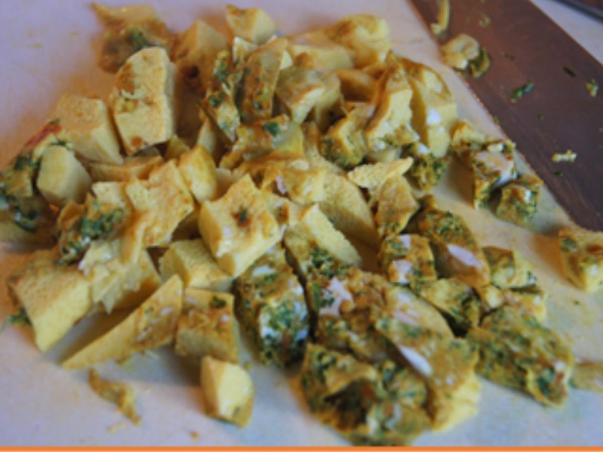 Hühnersuppe mit pikanten Eierstich und Gabel Spaghetti - einfach - von ... Hühnersuppe mit pikanten Eierstich und Gabel Spaghetti - einfach - von ...