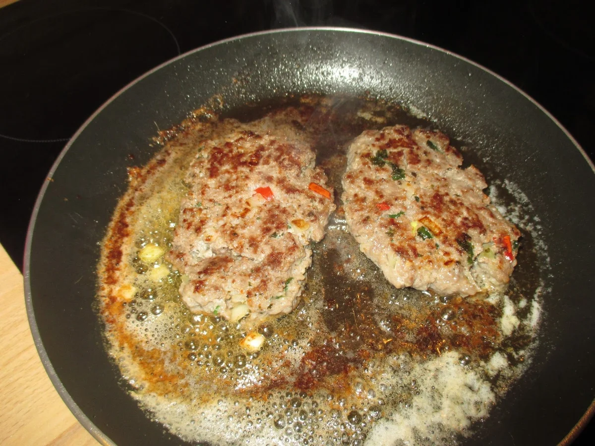 Rezept: Meine würzigen Hamburger Bild Nr. 14703 Meine würzigen Hamburger - Rezept - Bild Nr. 14703