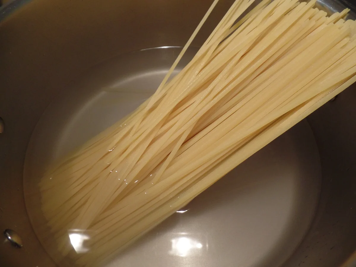 Spaghetti-Nester mit Tomaten-Hollandaise - Rezept - Bild Nr. 14708