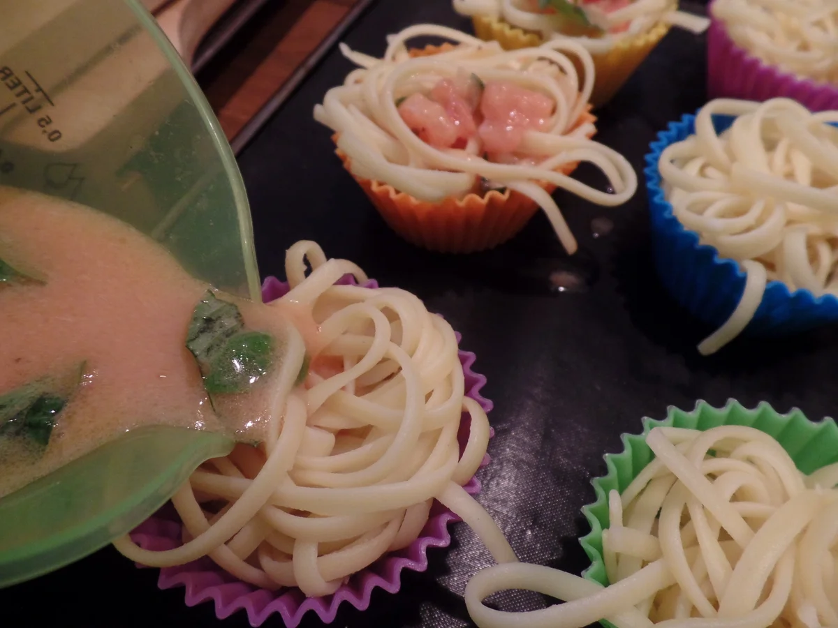 Spaghetti-Nester mit Tomaten-Hollandaise - Rezept - Bild Nr. 14720