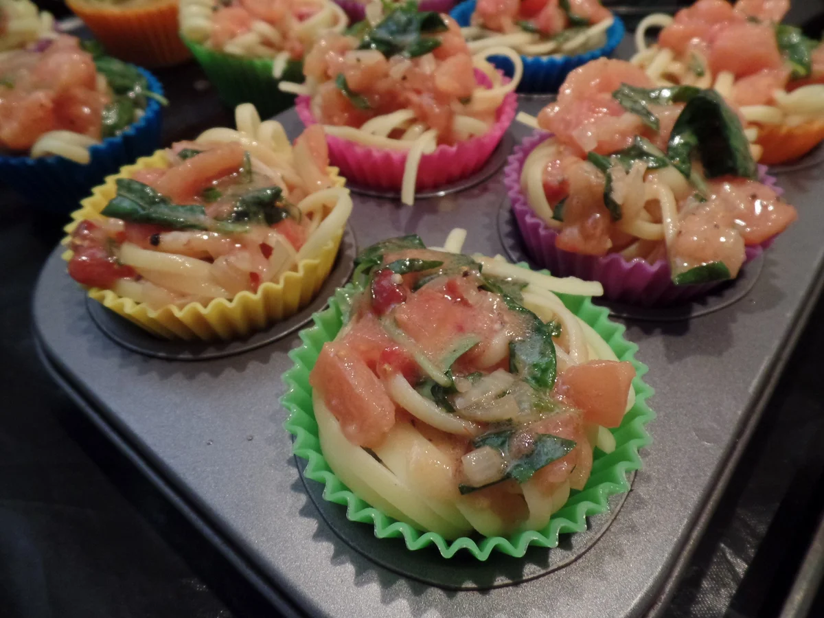 Spaghetti-Nester mit Tomaten-Hollandaise - Rezept - Bild Nr. 14721