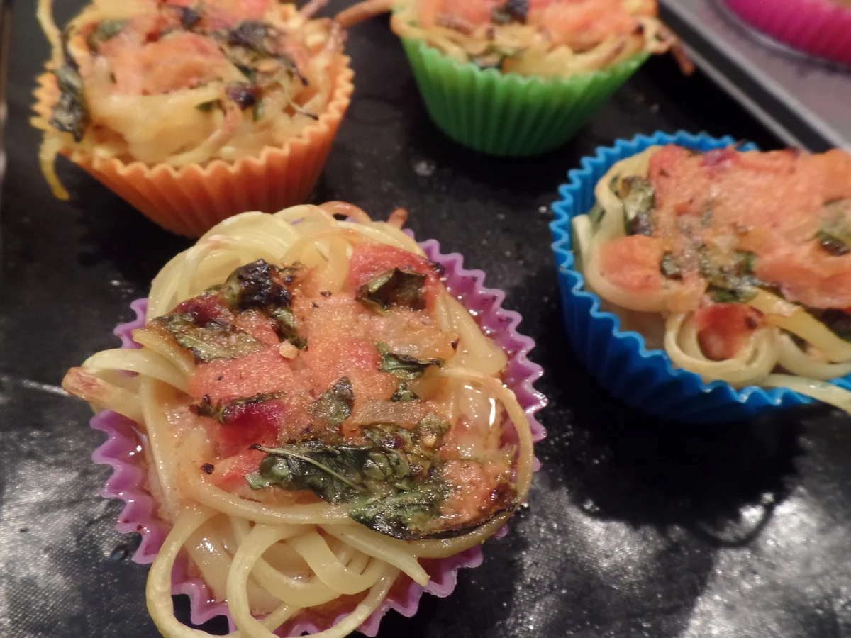 Spaghetti-Nester mit Tomaten-Hollandaise - Rezept - Bild Nr. 14722