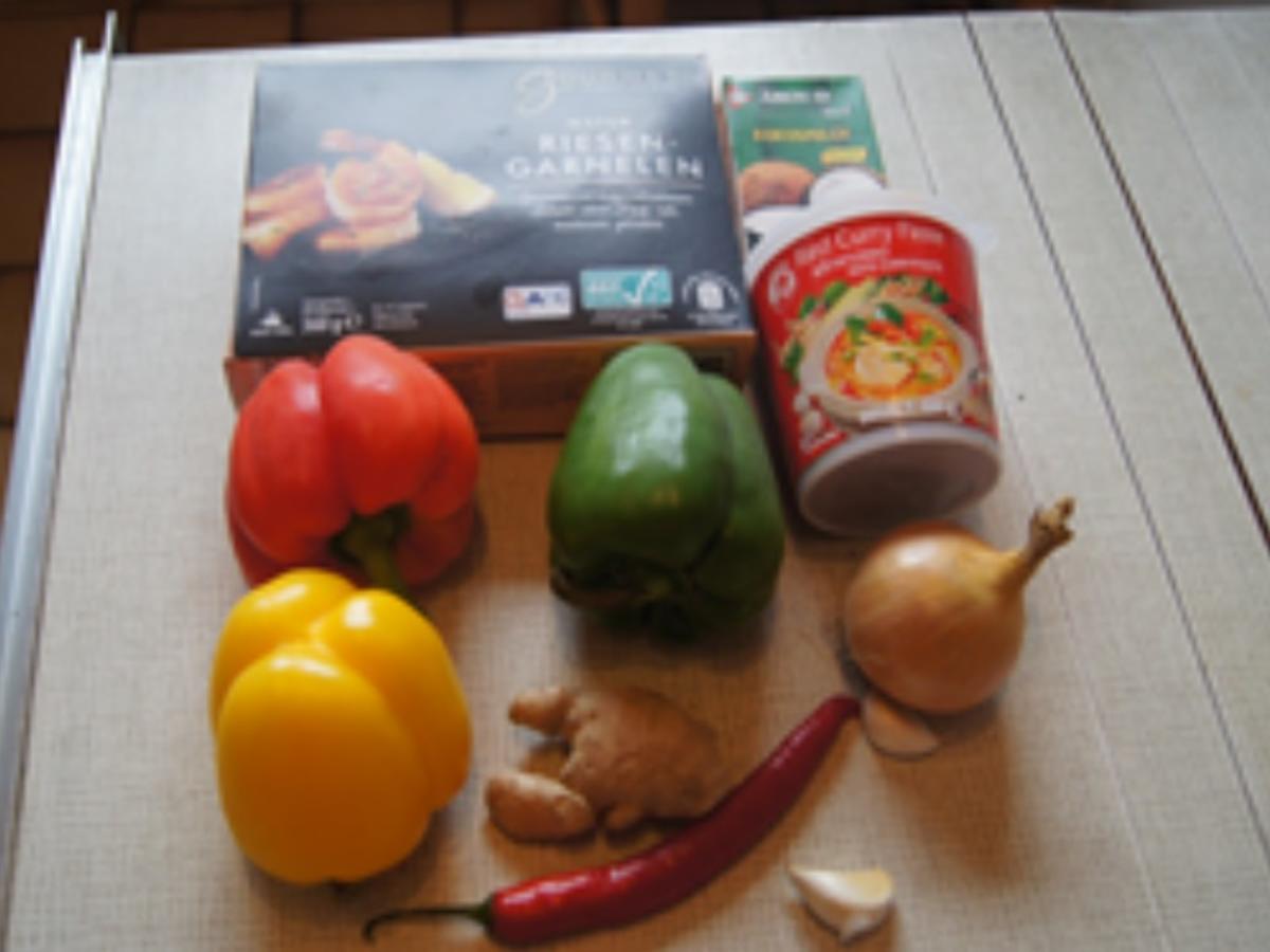 Riesen-Garnelen auf roten Curry-Paprika-Pfannengemüse - Rezept - Bild Nr. 3