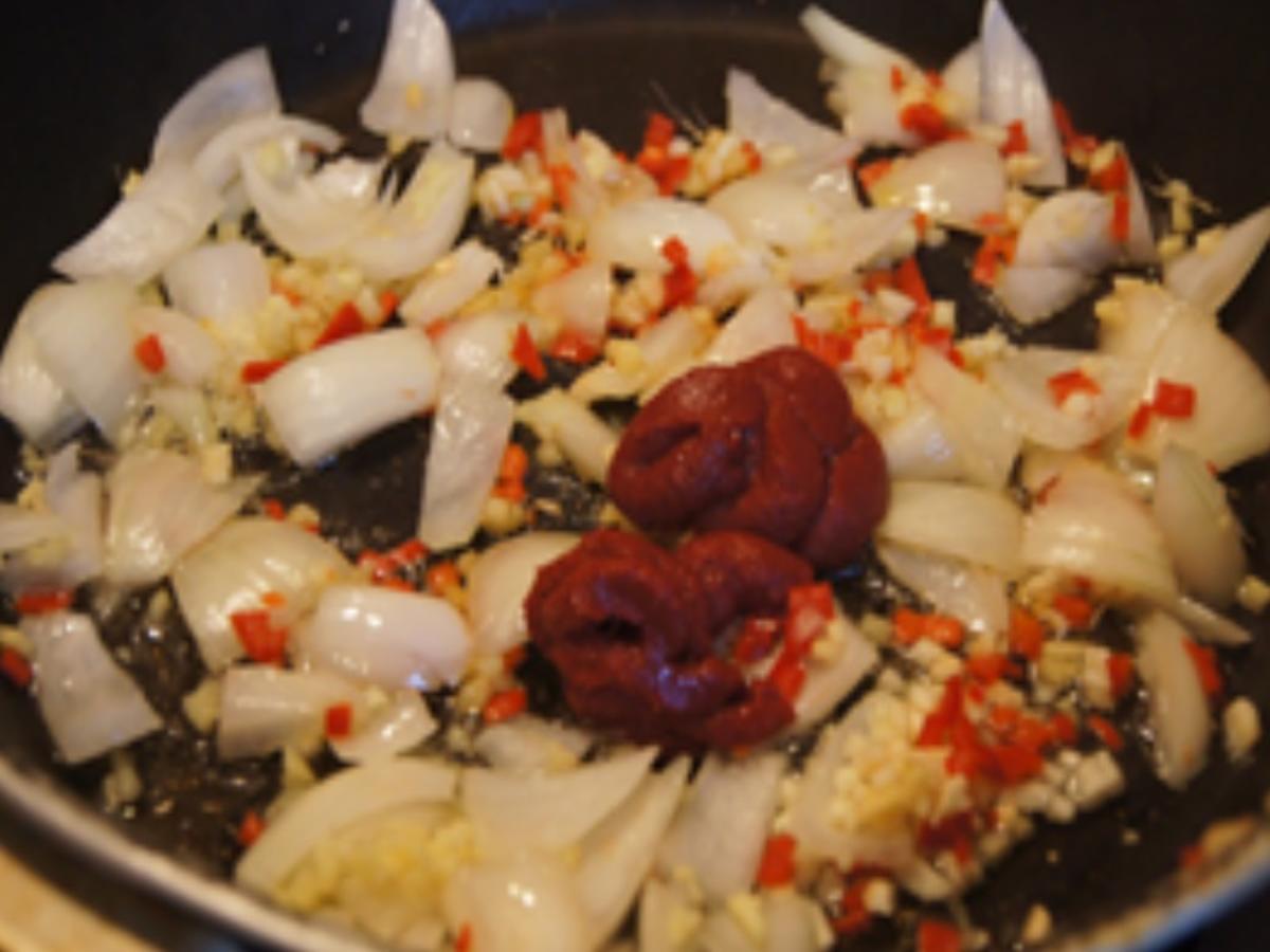 Riesen-Garnelen auf roten Curry-Paprika-Pfannengemüse - Rezept - Bild Nr. 6