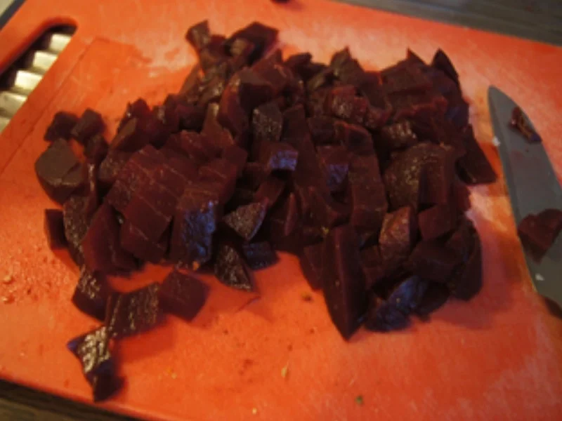 Rote-Bete-Suppe mit Fleischwurst und Wachteleiern - Rezept - Bild Nr. 14709