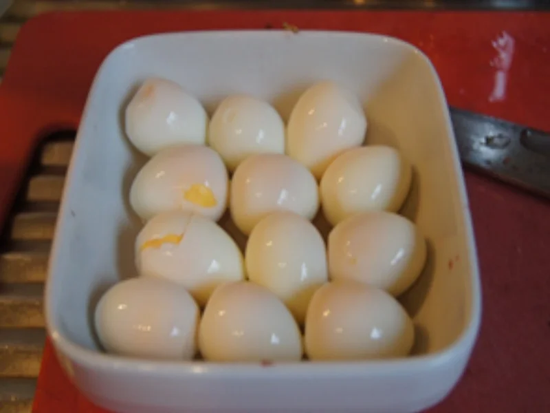 Rote-Bete-Suppe mit Fleischwurst und Wachteleiern - Rezept - Bild Nr. 14718