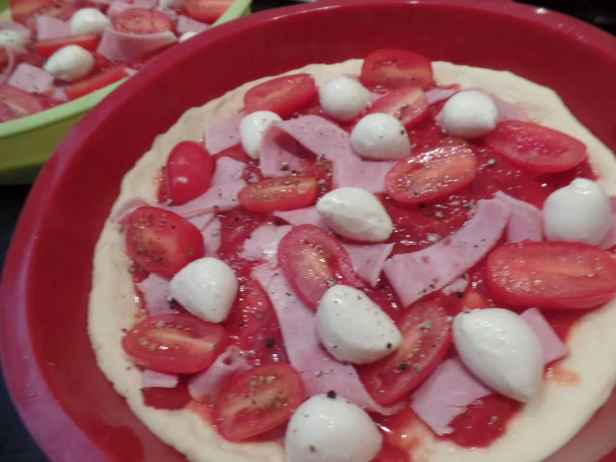 Rezept: Pizza Schinken Bild Nr. 14765 Pizza Schinken - Rezept - Bild Nr. 14765