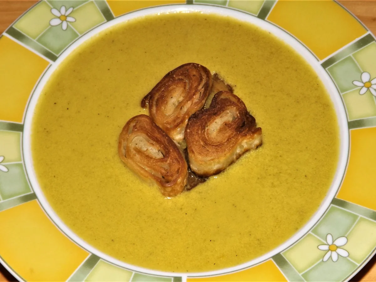 Kross gebratene Maultaschenstreifen mit pikant-scharfer Jalapenos-Apfel-Frischkäse-Sauce - Rezept - Bild Nr. 14753