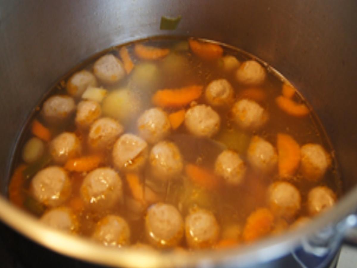 Asiatisch gewürzte Suppe mit gemischter Einlage - Rezept - Bild Nr. 14762