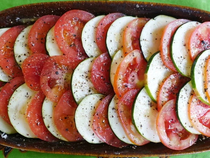 – kulinarische Weltreise – Zucchini-Tomaten Gratin --  Sambal Kue dadar sujini-tomat - Rezept - Bild Nr. 14755