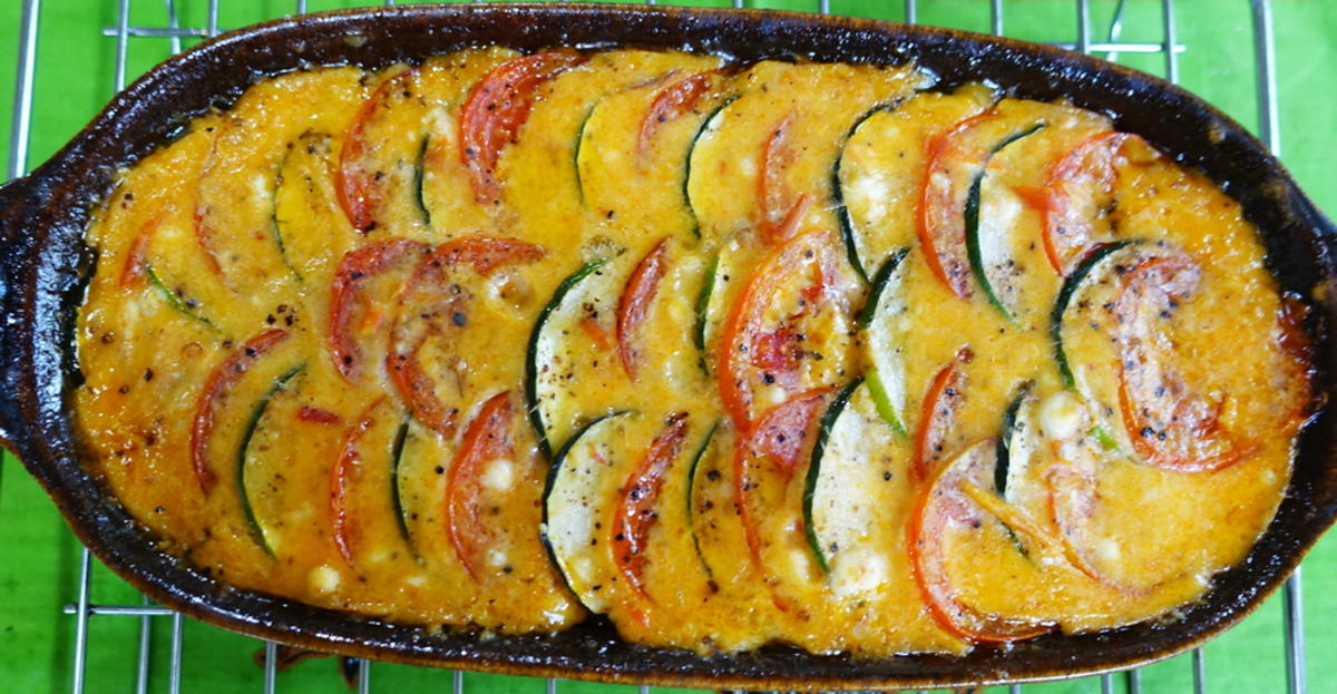 – kulinarische Weltreise – Zucchini-Tomaten Gratin --  Sambal Kue dadar sujini-tomat - Rezept - Bild Nr. 14756