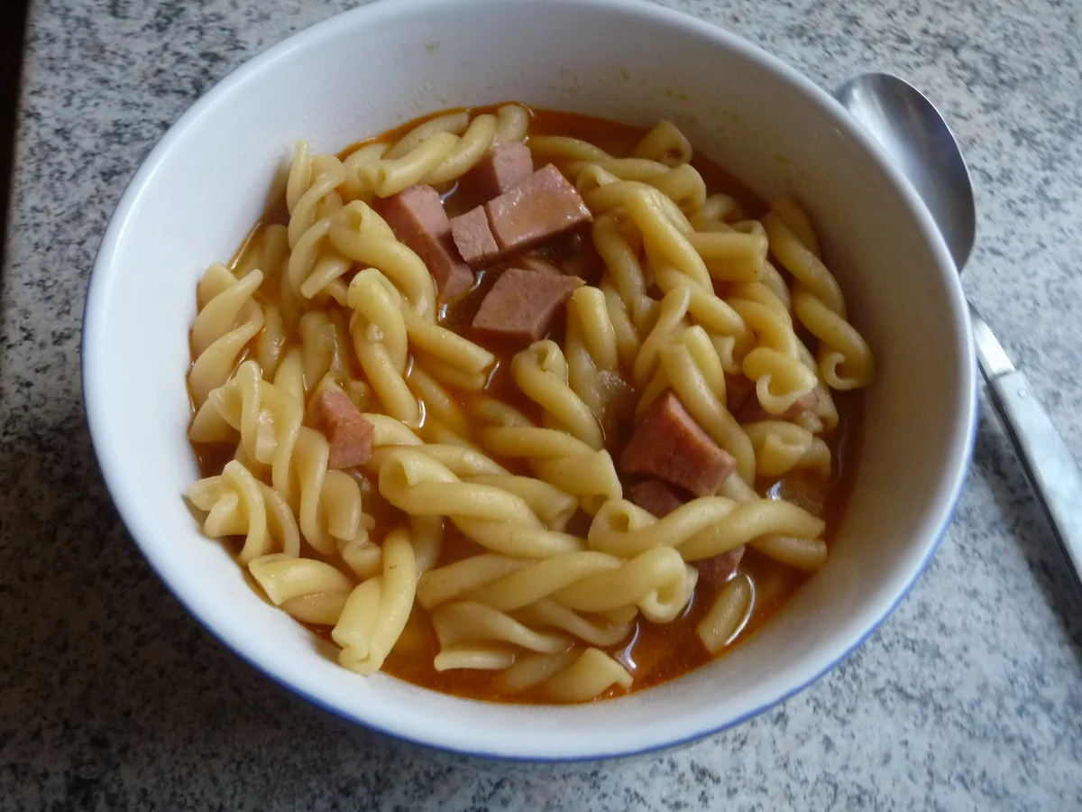 Rezept: Mitternachts Party – Fleischwurst-Nudelsuppe Bild Nr. 14753 Mitternachts Party – Fleischwurst-Nudelsuppe - Rezept - Bild Nr. 14753