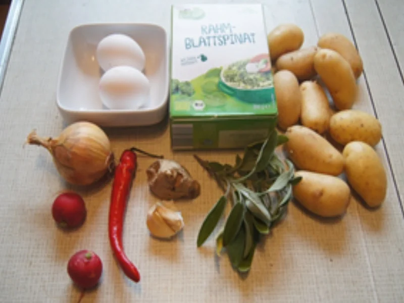 Würziger Rahm-Blattspinat mit Spiegelei und Salbei-Drillingen - Rezept - Bild Nr. 5