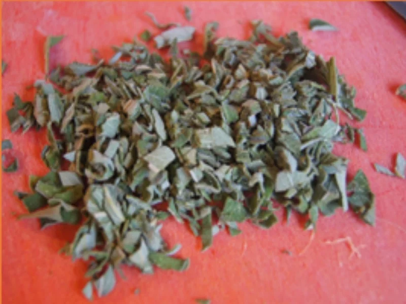 Würziger Rahm-Blattspinat mit Spiegelei und Salbei-Drillingen - Rezept - Bild Nr. 12