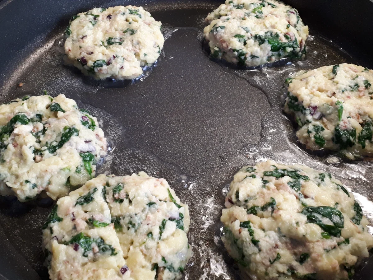 Rezept: KARBASPI -Puffertjes Bild Nr. 14824 KARBASPI -Puffertjes - Rezept - Bild Nr. 14824