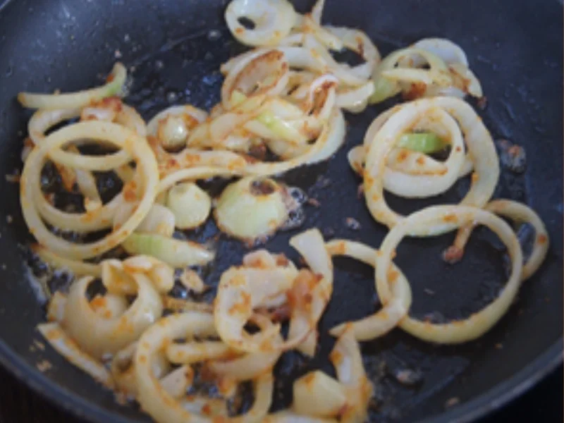 Feine Bratwurst mit Buschbohnen und Kartoffelstampf mit Röstzwiebeln - Rezept - Bild Nr. 14