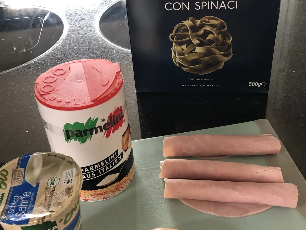 Rezept: Tagliatelle con Spinaci ALFREDO Bild Nr. 14789 Tagliatelle con Spinaci ALFREDO - Rezept - Bild Nr. 14789