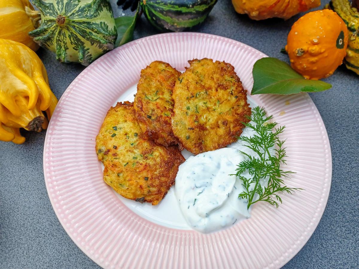 Gemüsepuffer mit Dip - Rezept mit Bild - kochbar.de