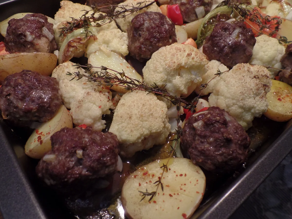 Rezept: Ofengemüse mit Hackbällchen Bild Nr. 14834 Ofengemüse mit Hackbällchen - Rezept - Bild Nr. 14834