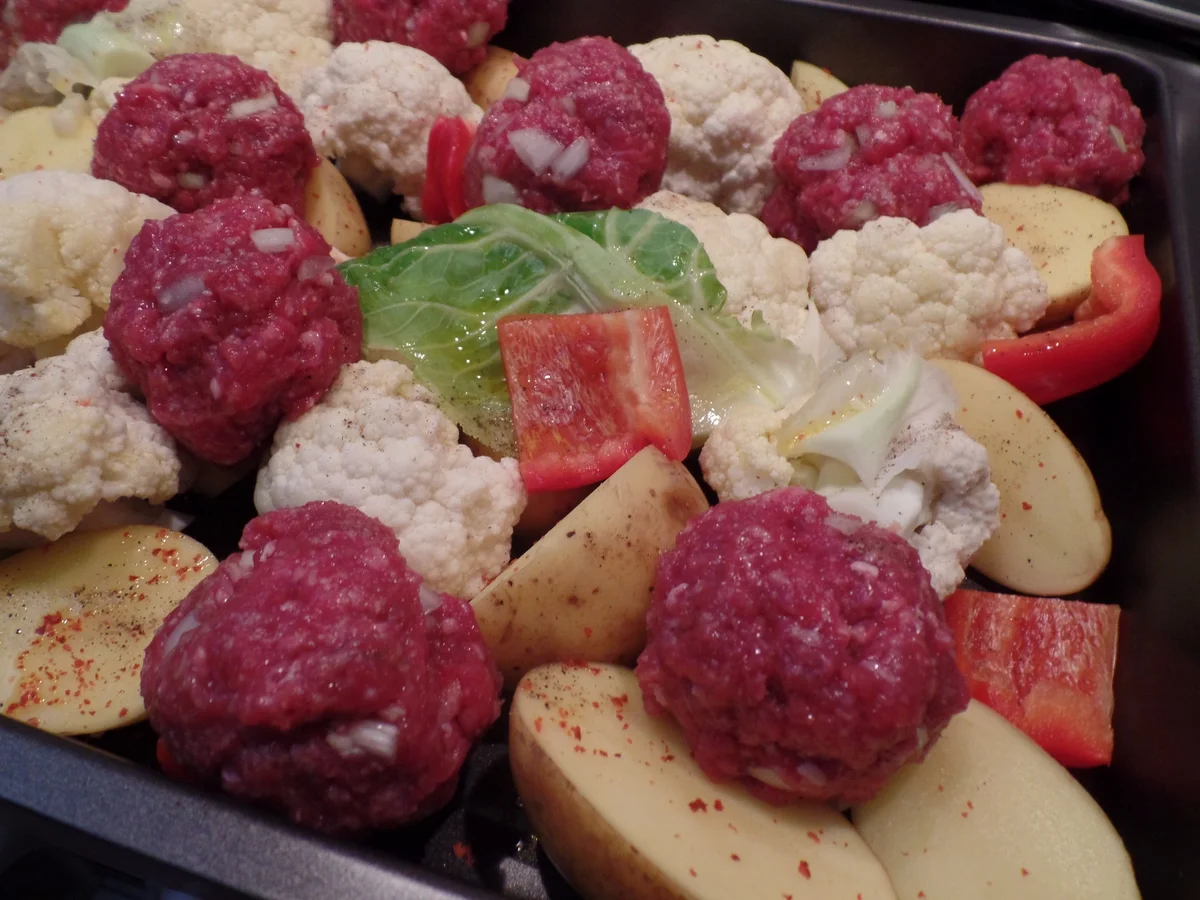 Rezept: Ofengemüse mit Hackbällchen Bild Nr. 14836 Ofengemüse mit Hackbällchen - Rezept - Bild Nr. 14836