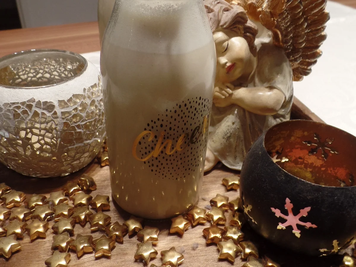 Rezept: Marzipan-Likör Bild Nr. 14852 Marzipan-Likör - Rezept - Bild Nr. 14852