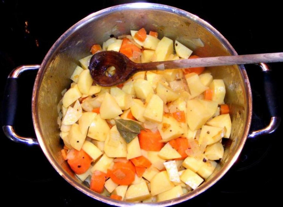Kartoffelsuppe mit Kräutern | Potatosoup with Herbs - Rezept - Bild Nr. 14867
