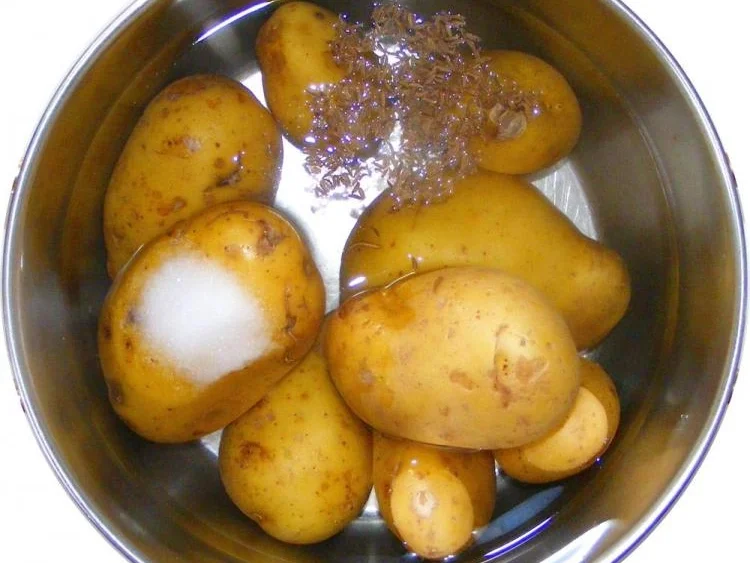 Warmer Kartoffelsalat mit grünen Bohnen und Speck - Rezept - Bild Nr. 14873