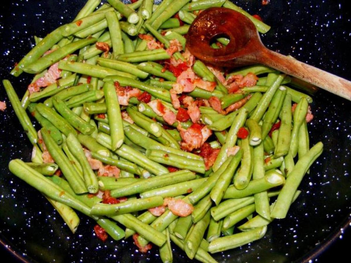 Warmer Kartoffelsalat mit grünen Bohnen und Speck - einfach - von Jevgeni