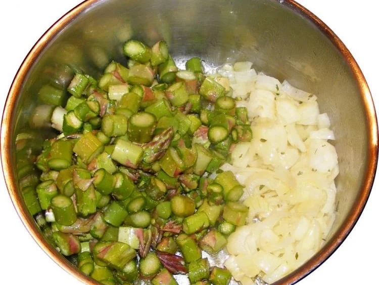 Rezept: Spargelsuppe von grünem Spargel mit Eierflocken Bild Nr. 14876 Spargelsuppe von grünem Spargel mit Eierflocken - Rezept - Bild Nr. 14876