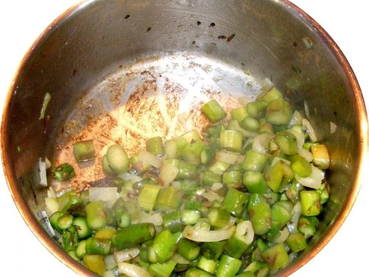 Rezept: Spargelsuppe von grünem Spargel mit Eierflocken Bild Nr. 14877 Spargelsuppe von grünem Spargel mit Eierflocken - Rezept - Bild Nr. 14877