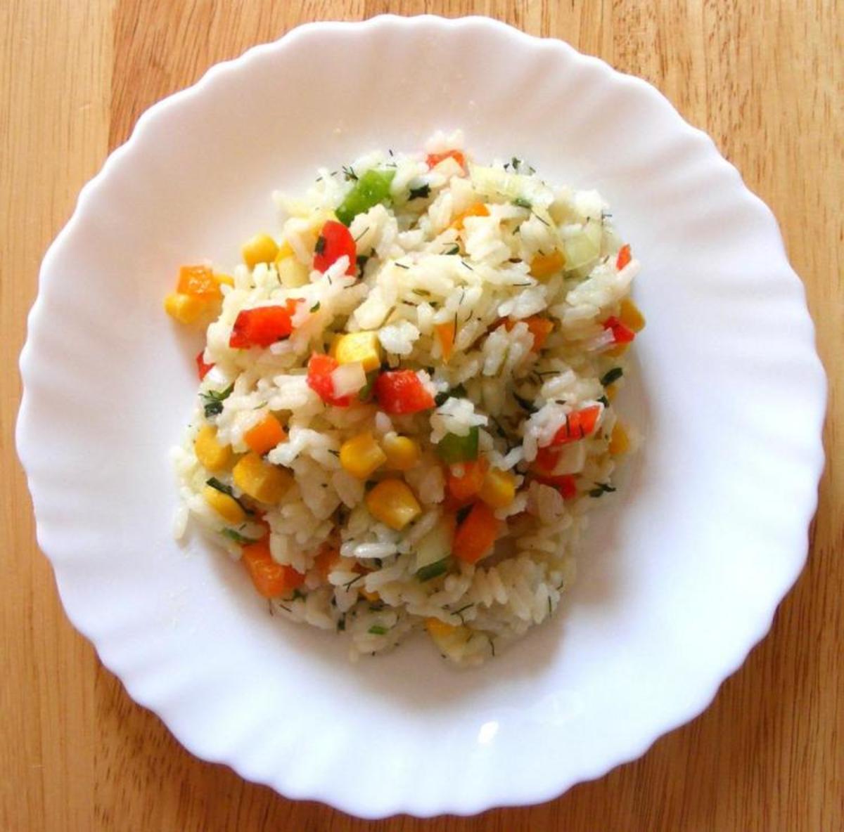 Reissalat mit frischen Kräutern, Paprika und Mais - Rezept - Bild Nr. 2