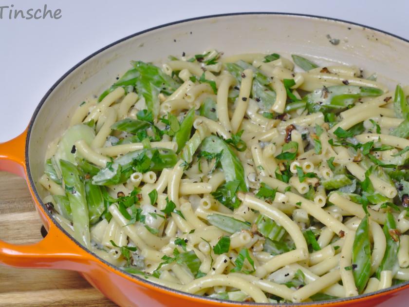 Pasta Mit Gorgonzolaso E Staudensellerie Walnuss Birne Rezept