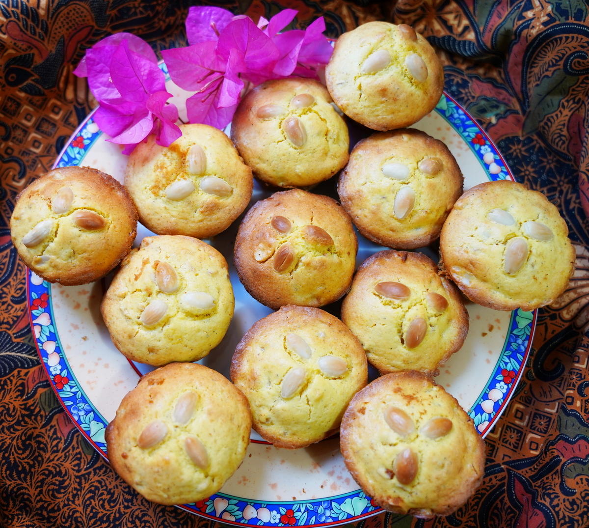 Orangenmuffins mit Trauben und Mandeln ala Delicio - Rezept - kochbar.de
