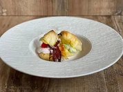 Zwillings-Windbeutel mit Pistazien- und Himbeerfüllung (Cheyenne & Valentina Pahde) - Rezept - Bild Nr. 2