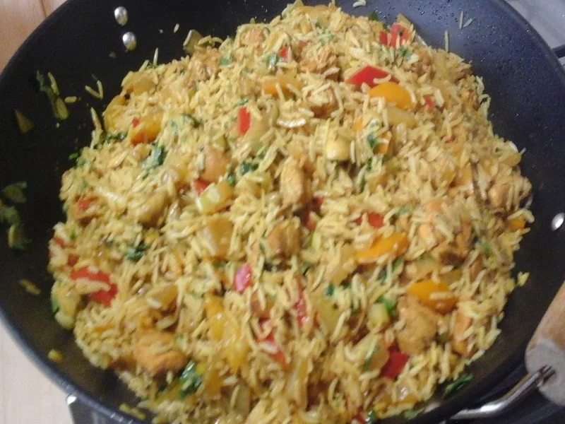 Rezept: Pilaw mit Hähnchenfleisch und Gemüse im Wok Bild Nr. 14880 Pilaw mit Hähnchenfleisch und Gemüse im Wok - Rezept - Bild Nr. 14880