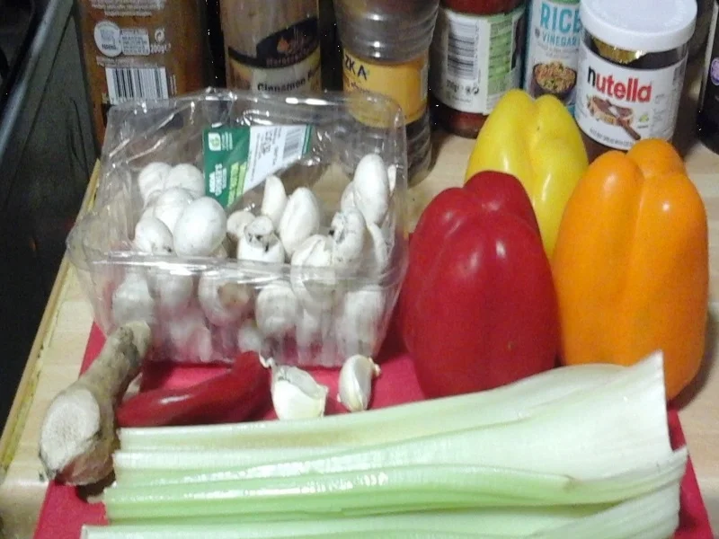 Rezept: Pilaw mit Hähnchenfleisch und Gemüse im Wok Bild Nr. 14884 Pilaw mit Hähnchenfleisch und Gemüse im Wok - Rezept - Bild Nr. 14884