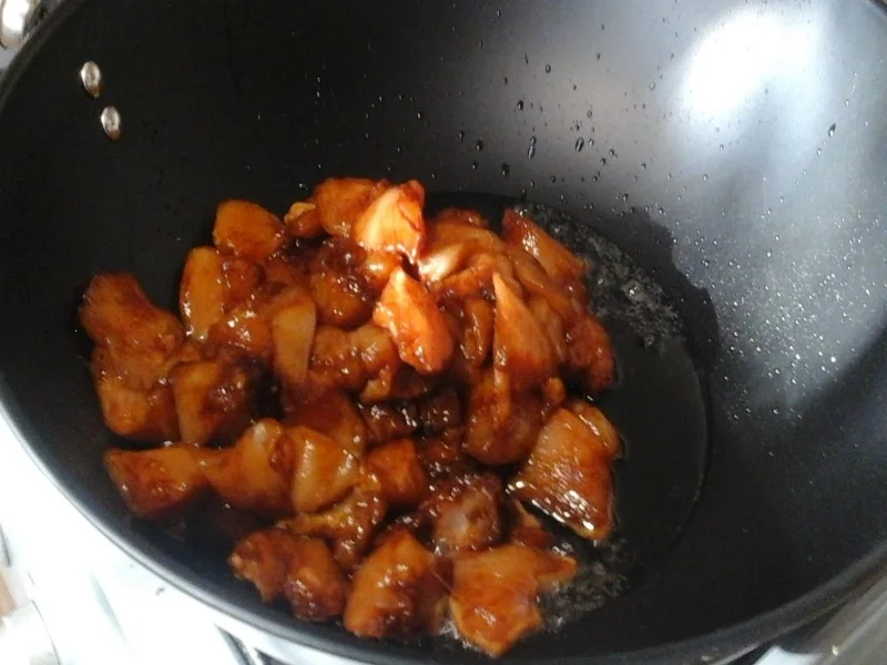 Rezept: Pilaw mit Hähnchenfleisch und Gemüse im Wok Bild Nr. 14885 Pilaw mit Hähnchenfleisch und Gemüse im Wok - Rezept - Bild Nr. 14885