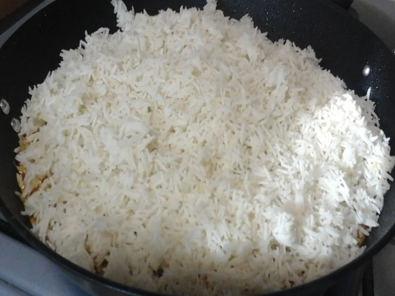 Rezept: Pilaw mit Hähnchenfleisch und Gemüse im Wok Bild Nr. 14890 Pilaw mit Hähnchenfleisch und Gemüse im Wok - Rezept - Bild Nr. 14890