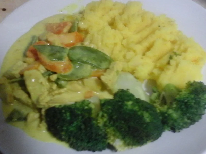 Putencurry mit Gemüse, Brokkoli und Kartoffelstampf - Rezept - Bild Nr. 12