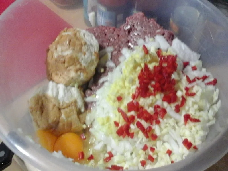 Buletten mit Rahm-Rosenkohl und Drillingen - Rezept - Bild Nr. 4